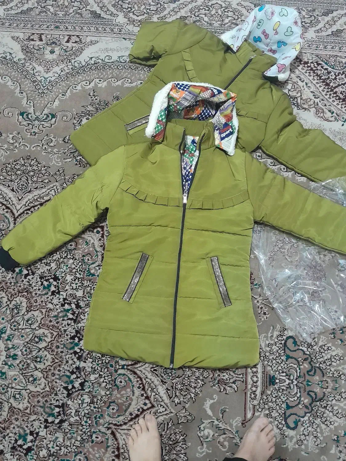 کاپشن دخترانه ۲ عدد مناسب۱۰ تا۱۳ ساله جنس خیلی خوب|کفش و لباس بچه|مشهد, اروند|دیوار