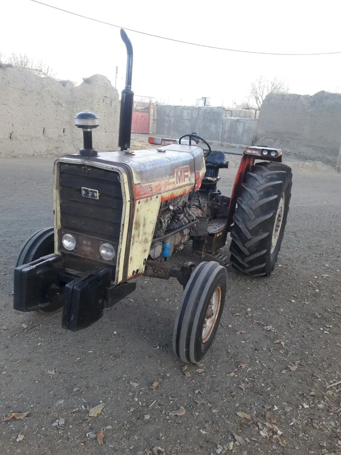 ۲۸۵ مدل ۶۱ موتورسفید|خودرو سنگین|قلقل رود, |دیوار