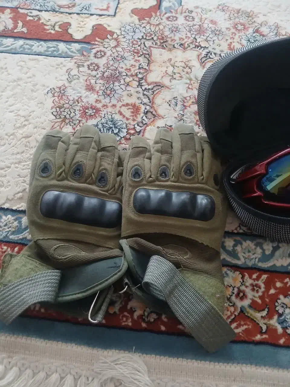 عینک موتور سواری و دستکش ضربه گیر|کوهنوردی و کمپینگ|فردیس, شهرک شهید حسینی|دیوار