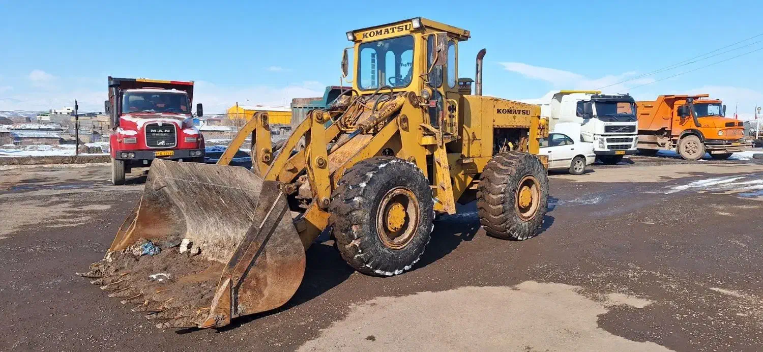 لودر کوماتسو ۹۰|خودرو سنگین|تهران, صادقیه|دیوار