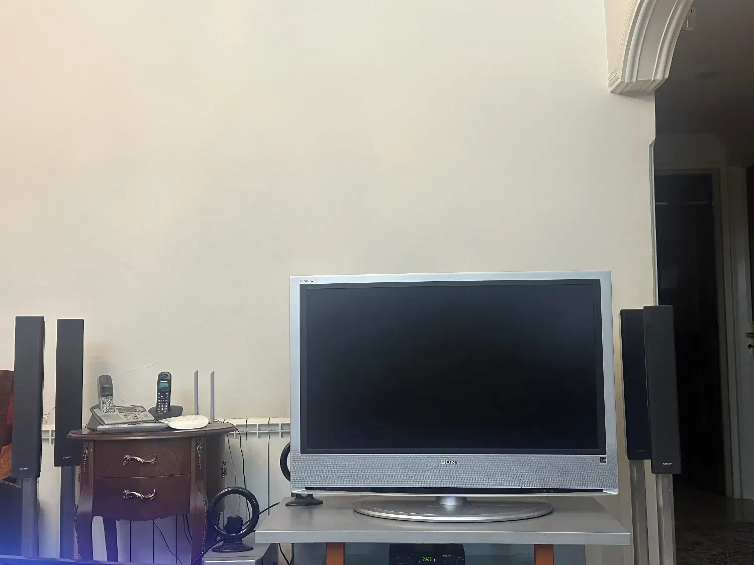 تلویزیون و آمپلی فایر به همراه ۴ عدد بلند گو|تلویزیون و پروژکتور|تهران, قلهک|دیوار