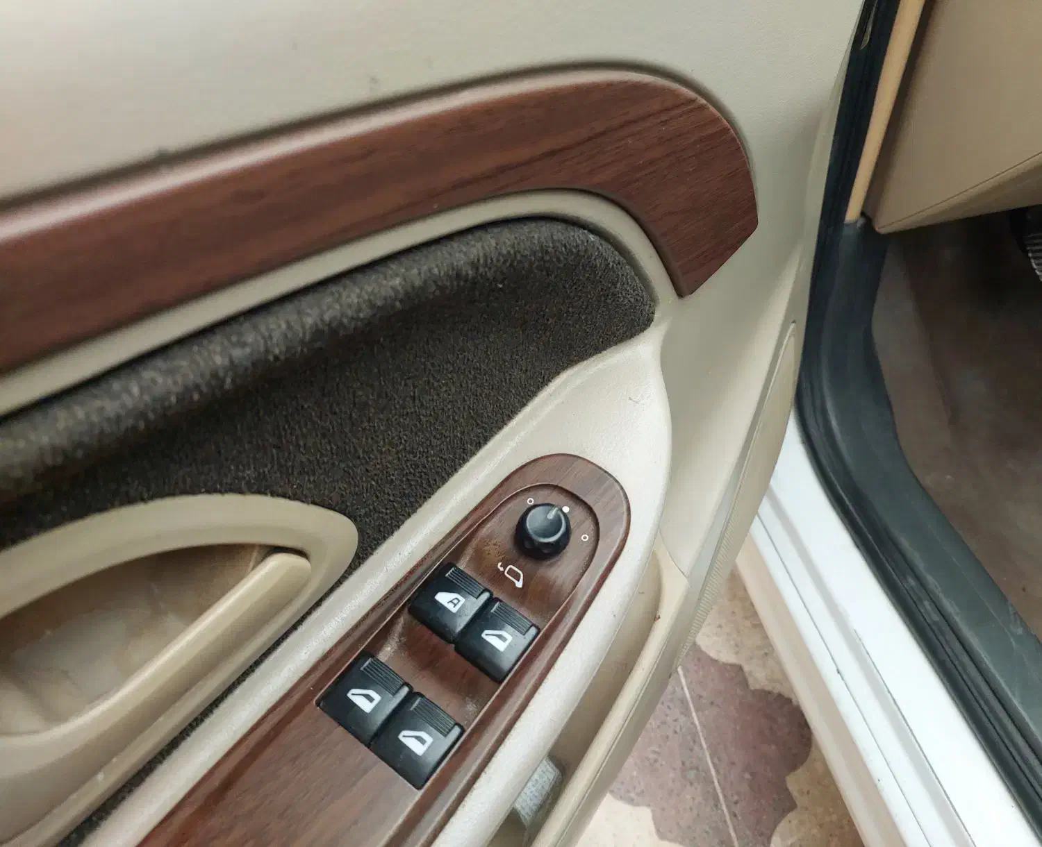 پژو پارسTu5 گاز سیمی تمام فابریک زیمنس سوئیچ ۲۰۶|خودرو سواری و وانت|شیراز, شهرک صدا و سیما|دیوار