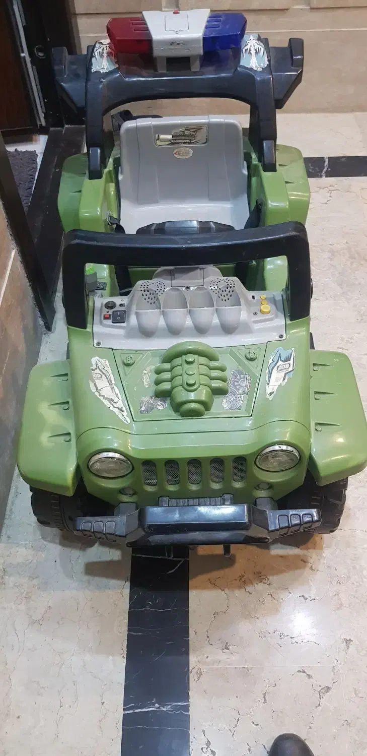 جیپ پلیسی|اسباببازی بچه|فردیس, منظریه|دیوار