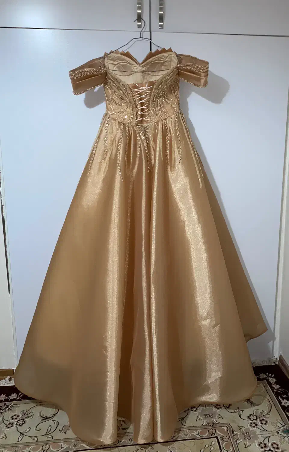 لباس مجلسی عروس و شنل و تاج و دست گل و شیفون|لباس|پردیس, فاز ۸|دیوار