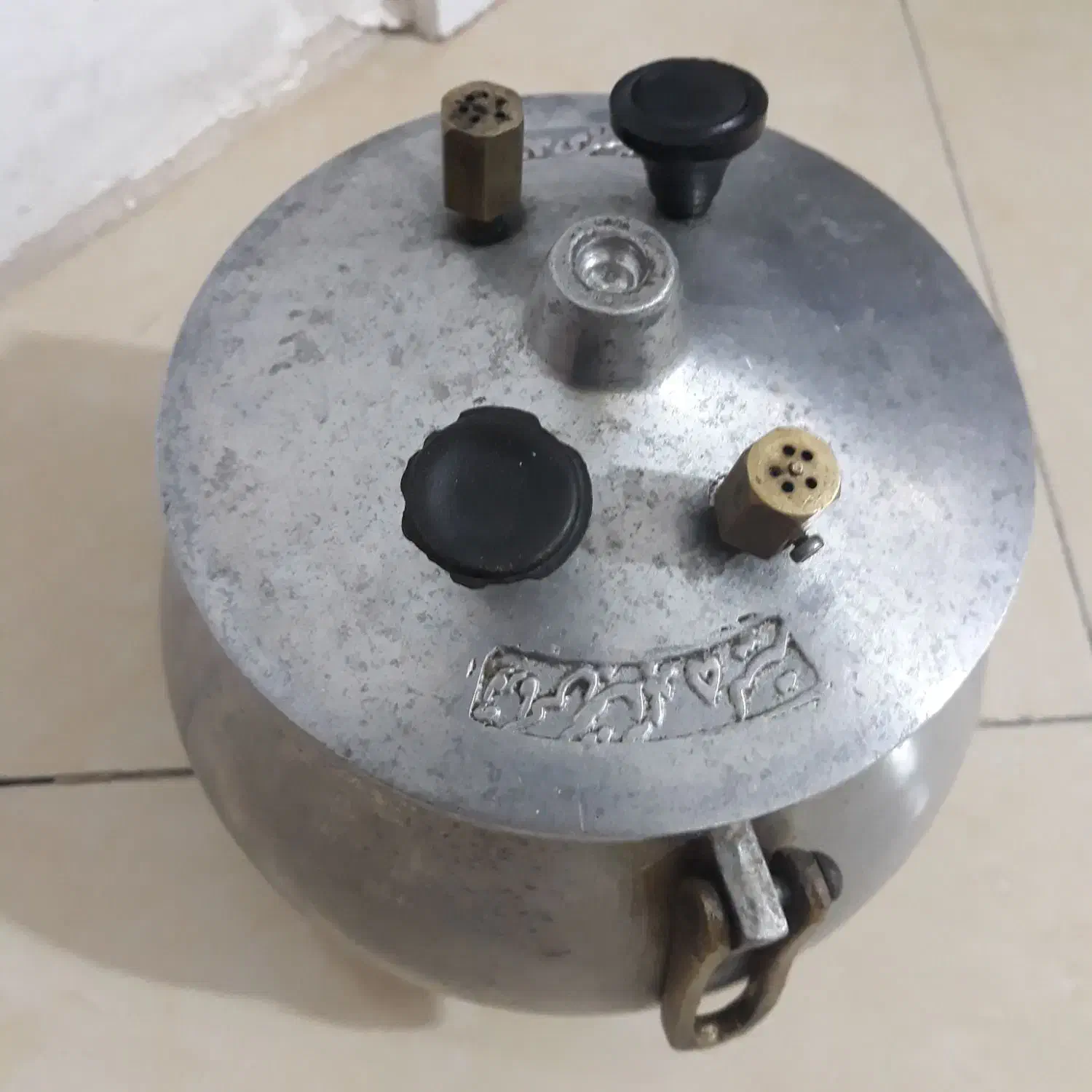 زودپز|ظروف پخت‌وپز|گلبهار, شهر جدید گلبهار|دیوار