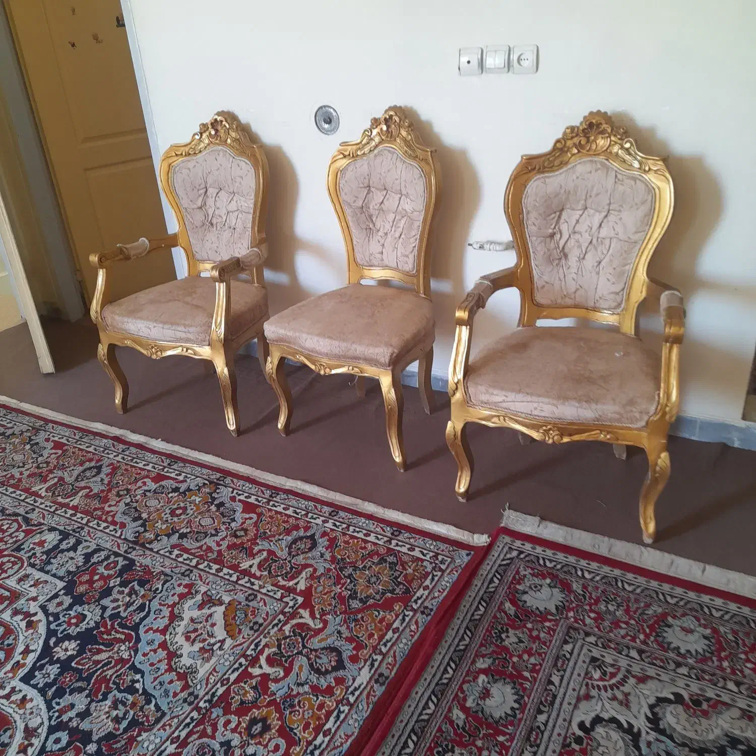 مبل سلطنتی|مبلمان خانگی و میز عسلی|شیراز, بید زرد|دیوار