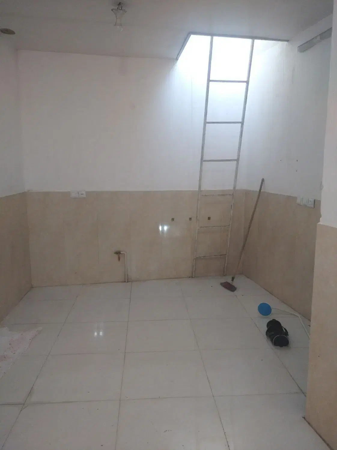 اجاره دفتر کار 28 متری|اجارهٔ دفتر کار، اتاق اداری، مطب|ابریشم, |دیوار