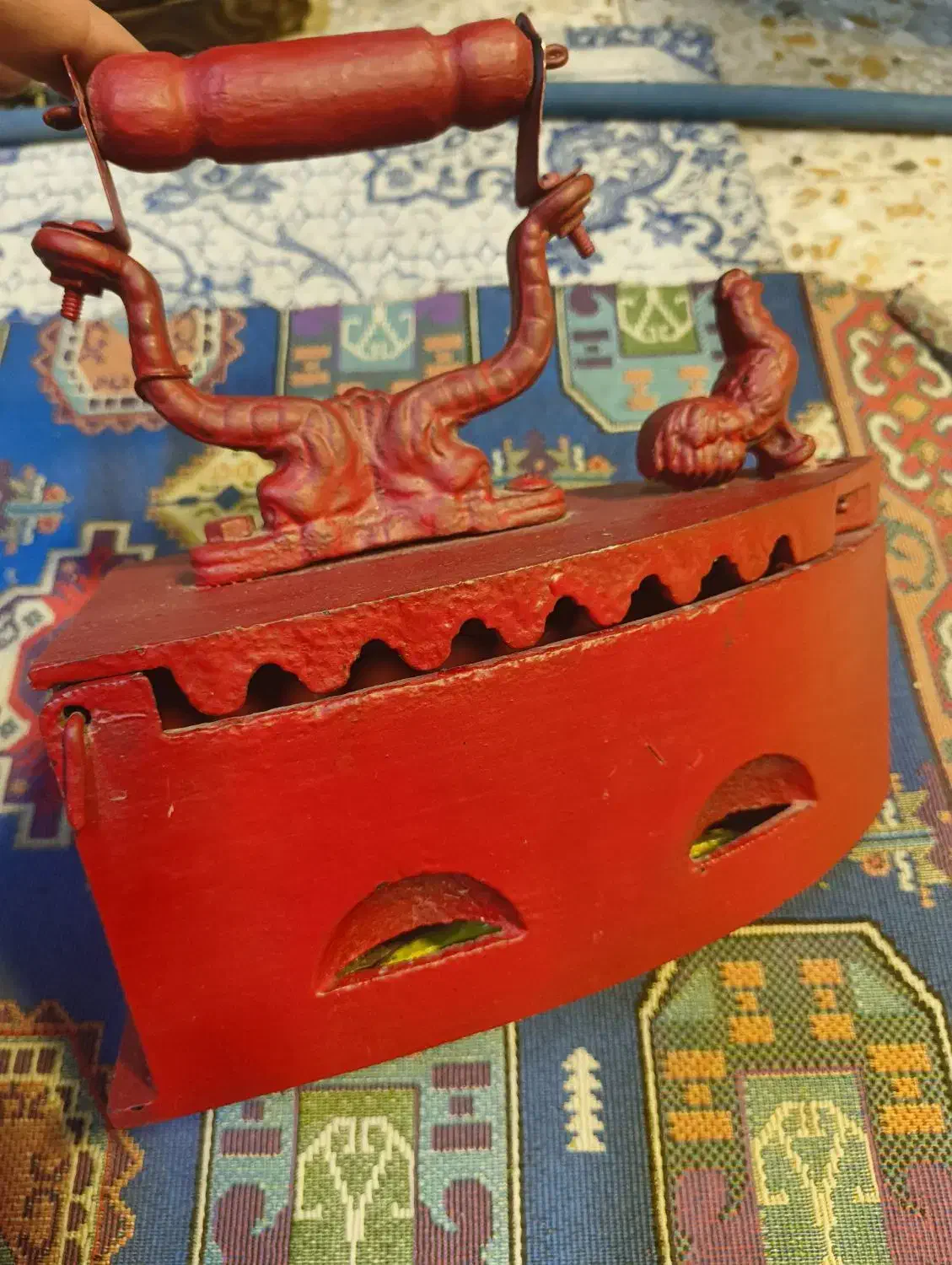 اتو ذغالی خروس نشان|کلکسیون اشیاء عتیقه|تهران, هروی|دیوار