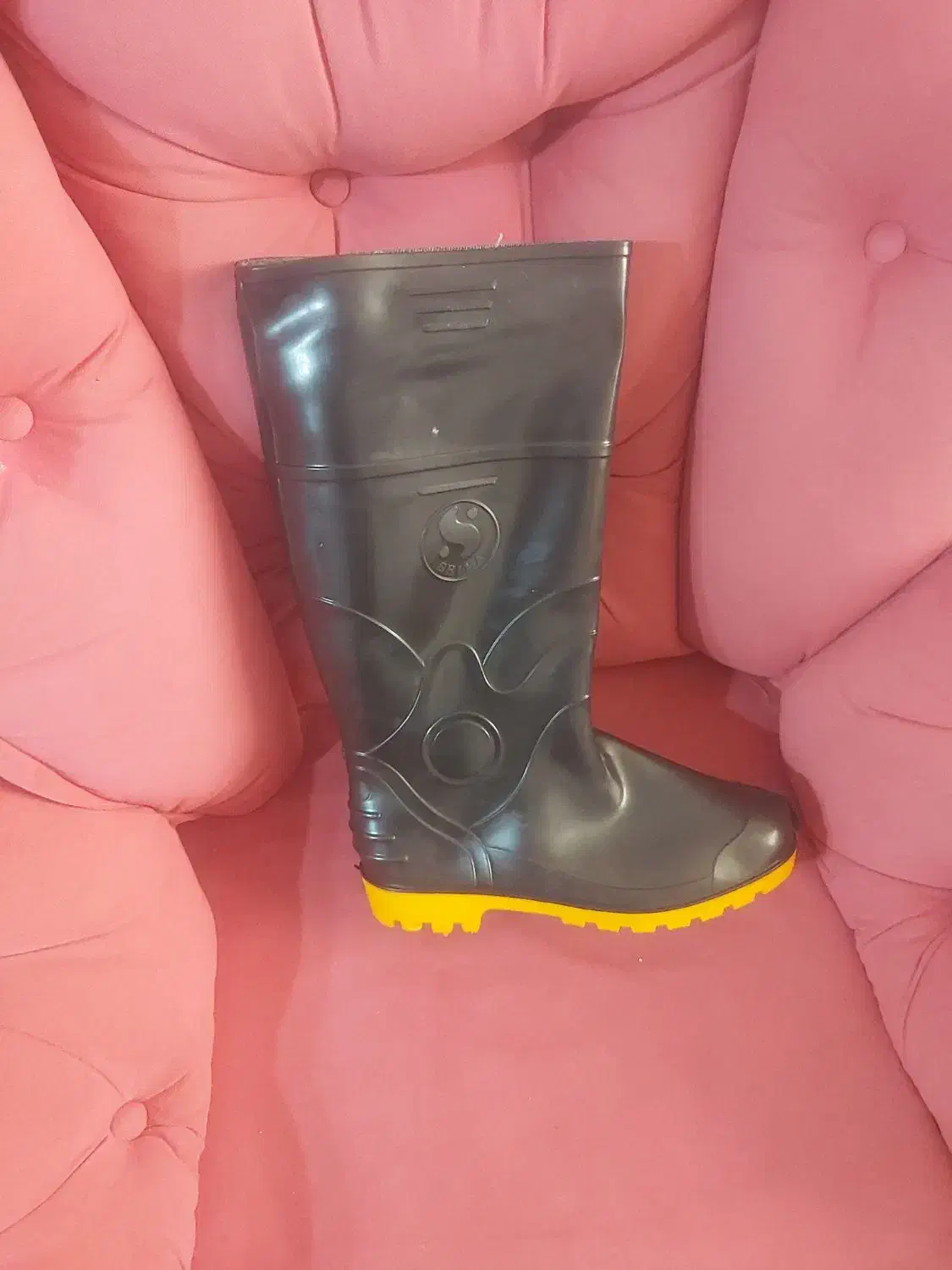 چکمه|کیف، کفش، کمربند|اراک, |دیوار