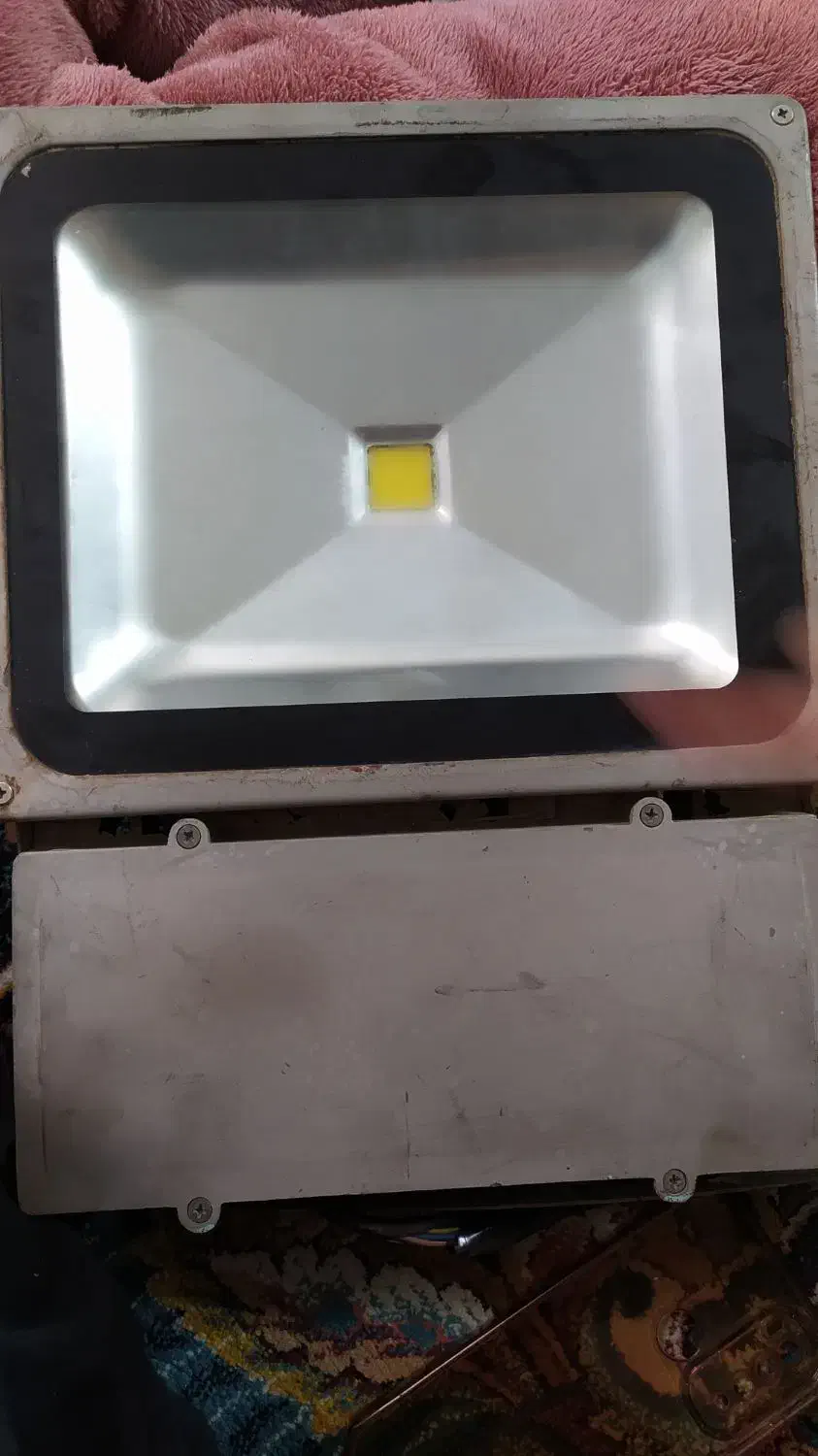 پروژکتور|لامپ و چراغ|الوند, |دیوار