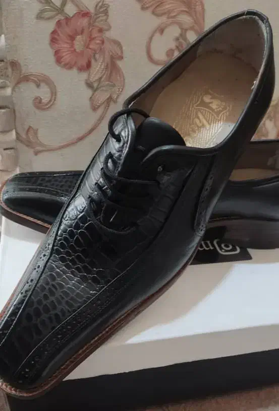 فروش کفش چرم|کیف، کفش، کمربند|پرند, فاز ۶|دیوار