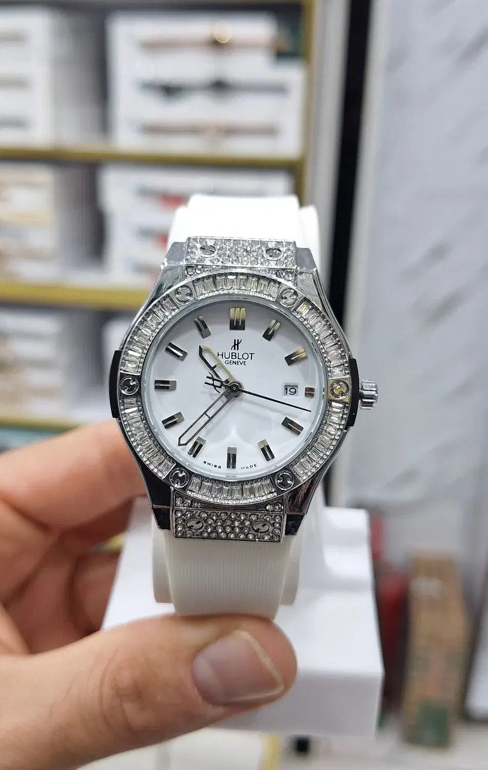 ساعت هابلوت|ساعت|شیراز, فلکه گاز|دیوار