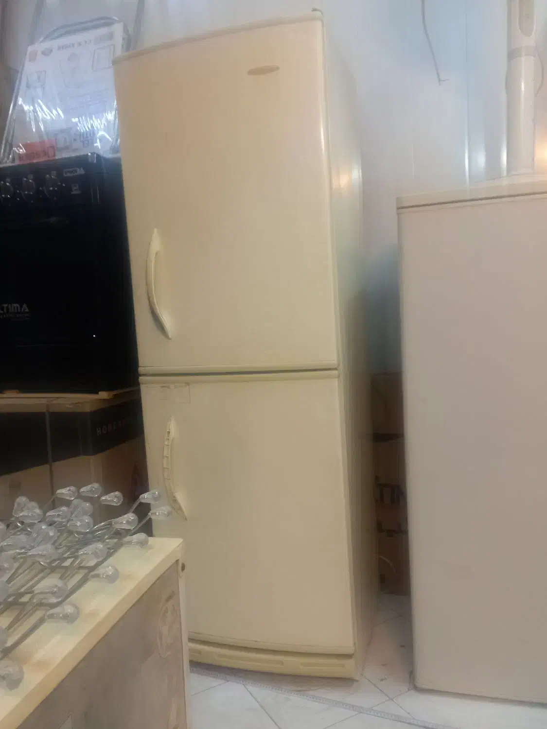 سالم و به شرط|یخچال و فریزر|ابریشم, |دیوار