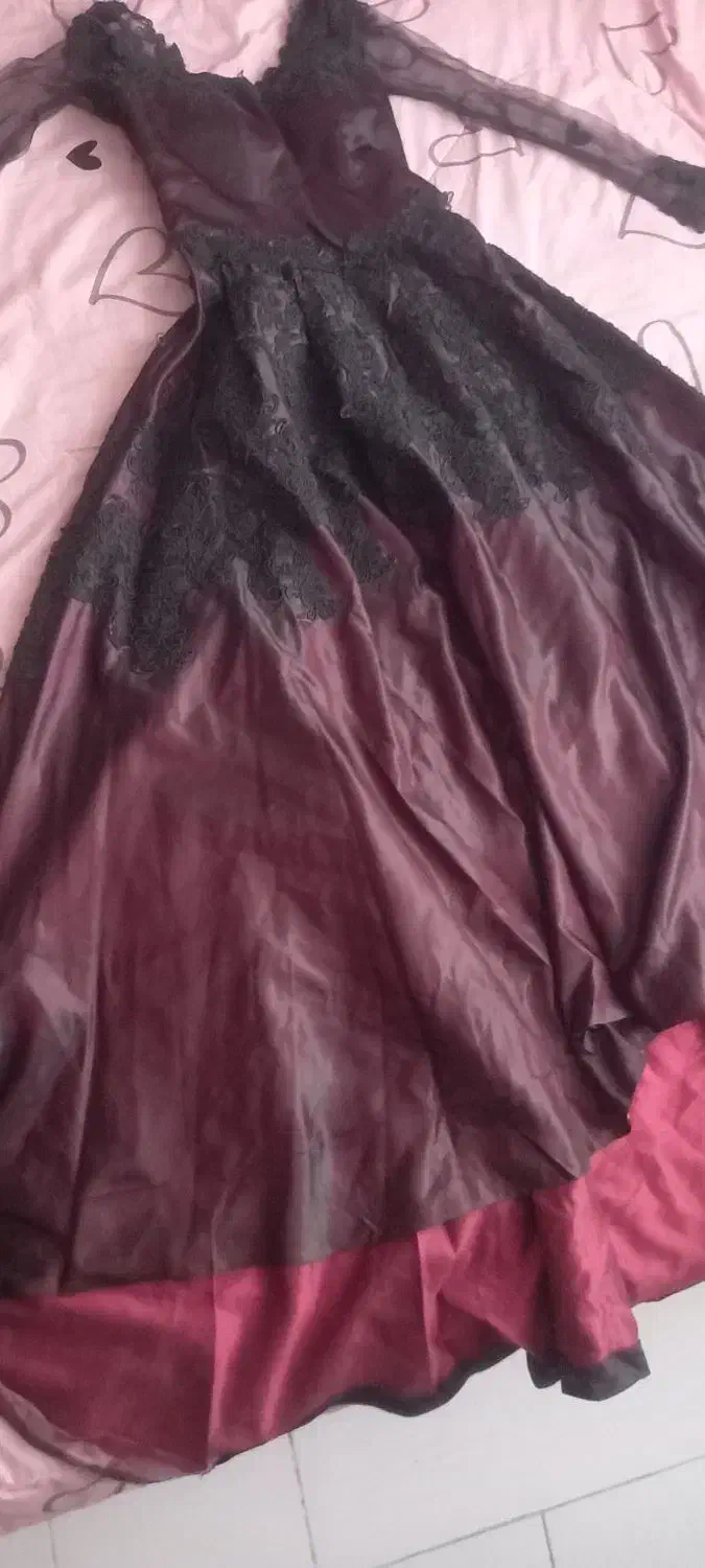 لباش مجلسی|لباس|مشهد, تربیت (صدف)|دیوار