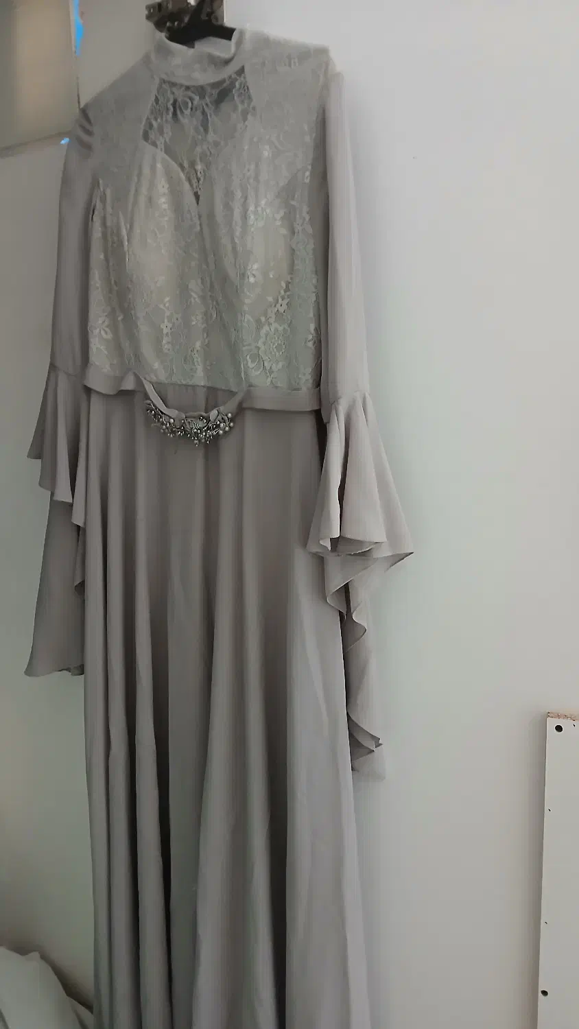 پیراهن مجلسی|لباس|سبزوار, قصبه اب یمین|دیوار