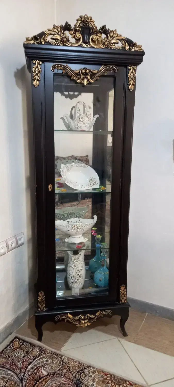 بوفه|بوفه، ویترین، کنسول|مهاجران, |دیوار