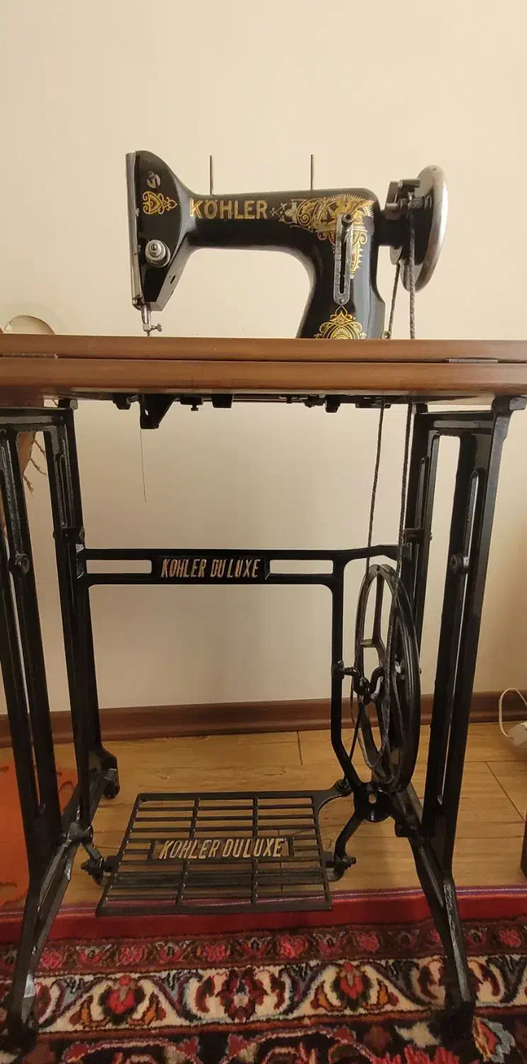 چرخ خیاطی و میز kohlerالمانی سالم|کلکسیون اشیاء عتیقه|مشهد, هفت تیر (نه دره)|دیوار