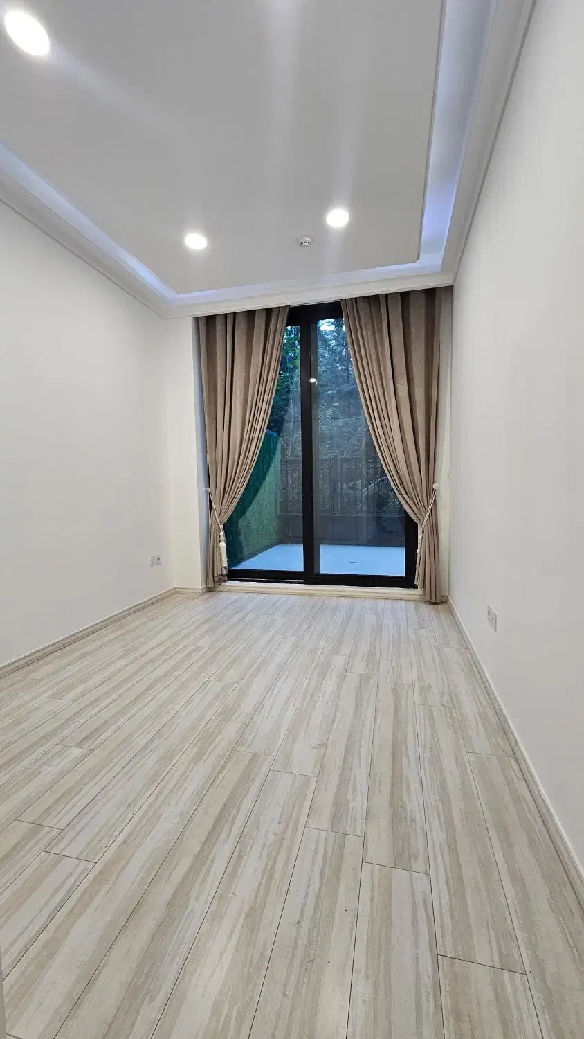 نیاوران ۱۳۵ متر مدرن با چشم انداز جنگلی