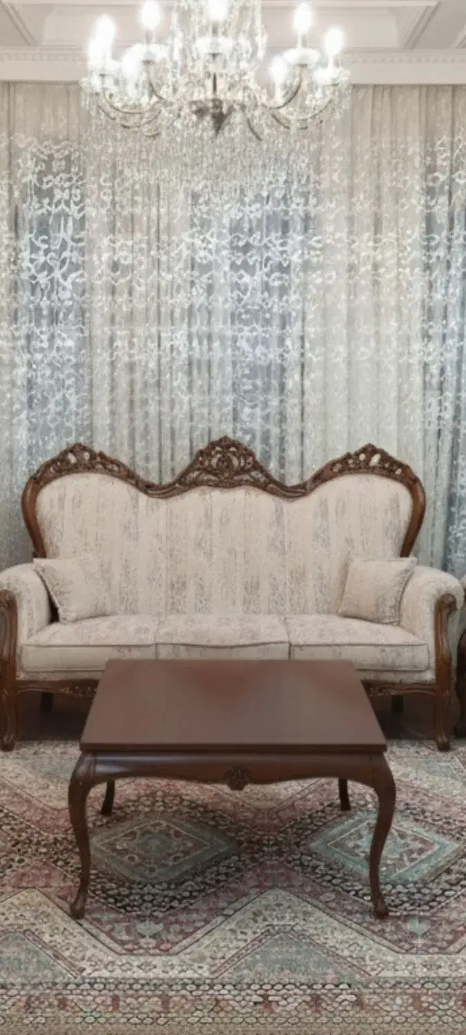 مبل ۹ نفره شیک و زیبا تمیز|مبلمان خانگی و میز عسلی|قم, بنیاد|دیوار