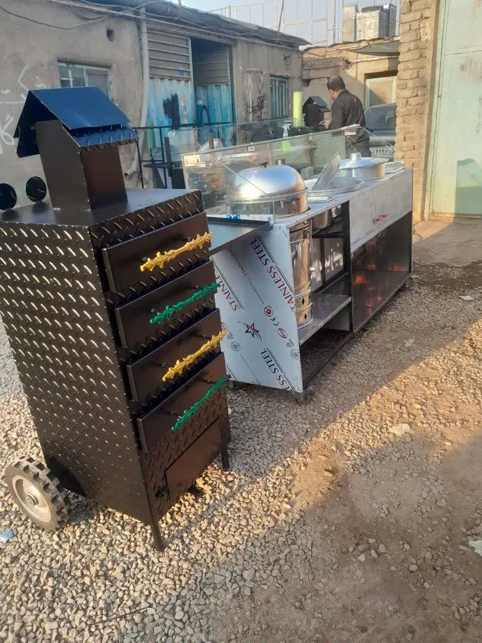 فروش تجهیزات کبابی فست فود بیرون بر کلی و جزئی|کافیشاپ و رستوران|شیراز, شهرک فرزانگان|دیوار