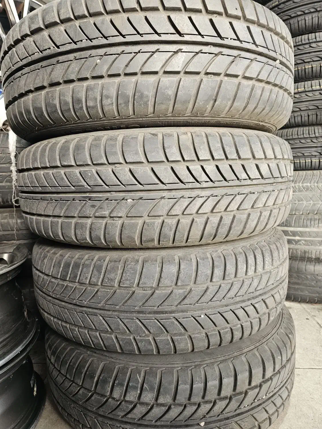 چهار حلقه رینگ ولاستیک ۱۸۵ ۶۵ ۱۵ یزد|قطعات یدکی و لوازم جانبی|کرج, باغستان|دیوار