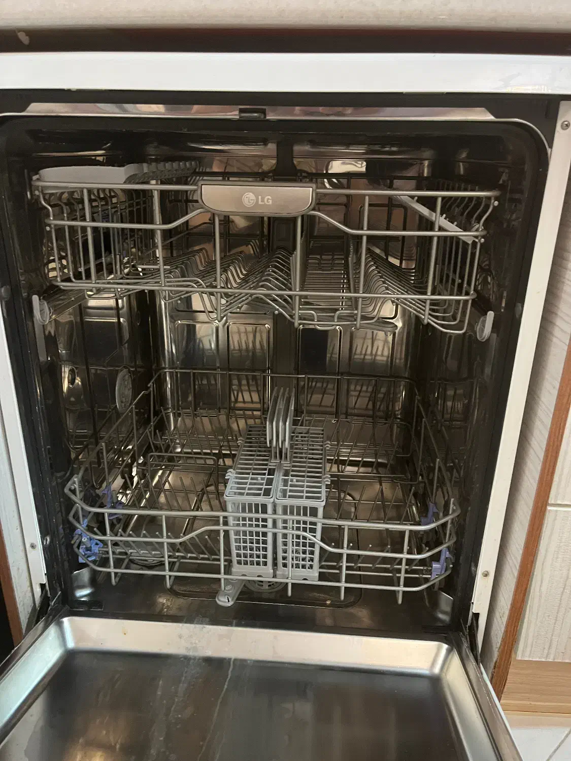 ماشین ظرفشویی ال جی در حد نو بدون زنگ زدگی|ماشین ظرفشویی|کیش, |دیوار