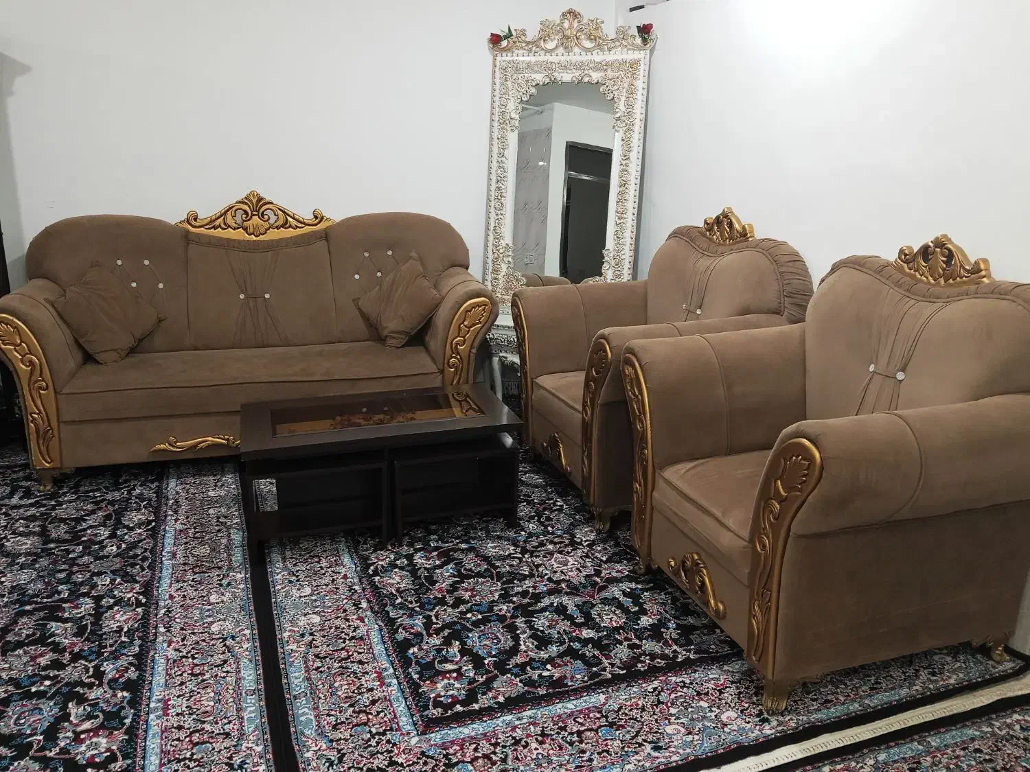 مبل 5نفره همراه میز و عسلی|مبلمان خانگی و میز عسلی|مریوان, |دیوار