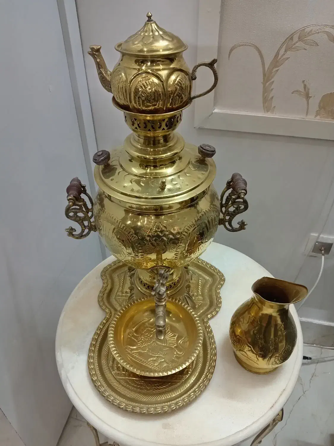 سماور و میز برنجی|کلکسیون اشیاء عتیقه|تربتحیدریه, شهرک ولیعصر|دیوار