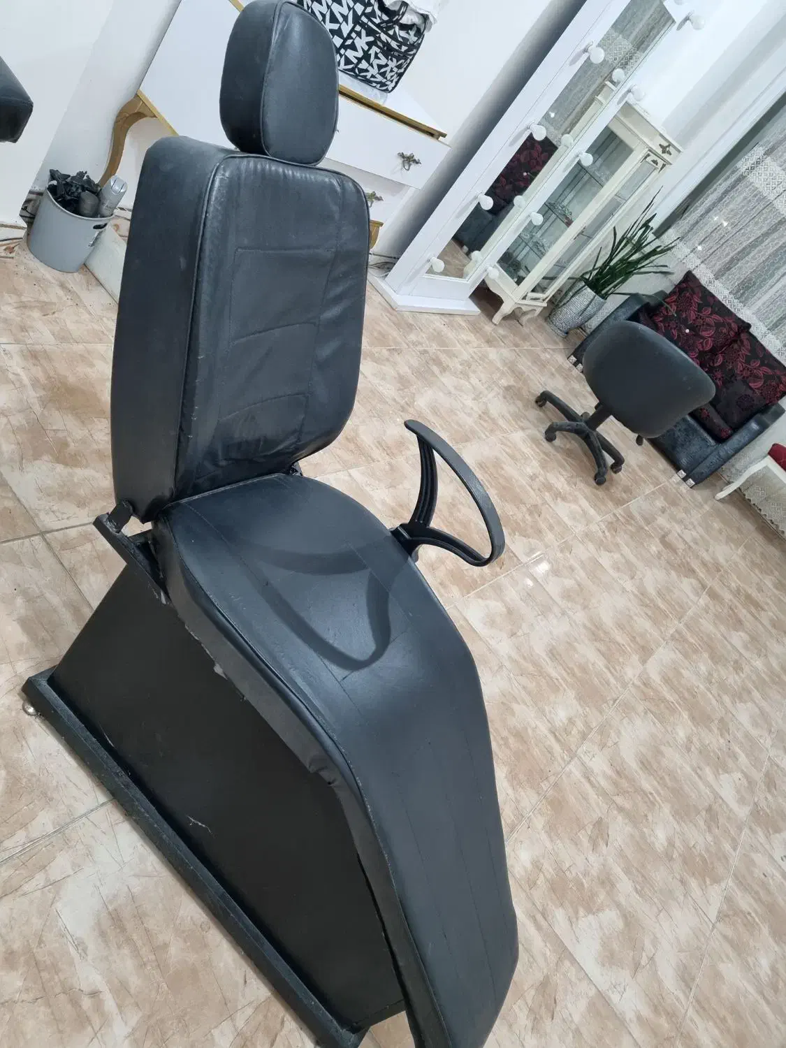 فروش تمامی تجهیزات سالن زیبایی یکجا با قیمت مناسب|آرایشگاه و سالن‌های زیبایی|فومن, |دیوار