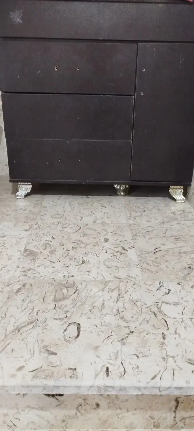 دراور فقط ۵۰۰هزار جنس خیلی محکم کشوها سالم|جاکفشی، کمد، دراور|نورآباد, |دیوار