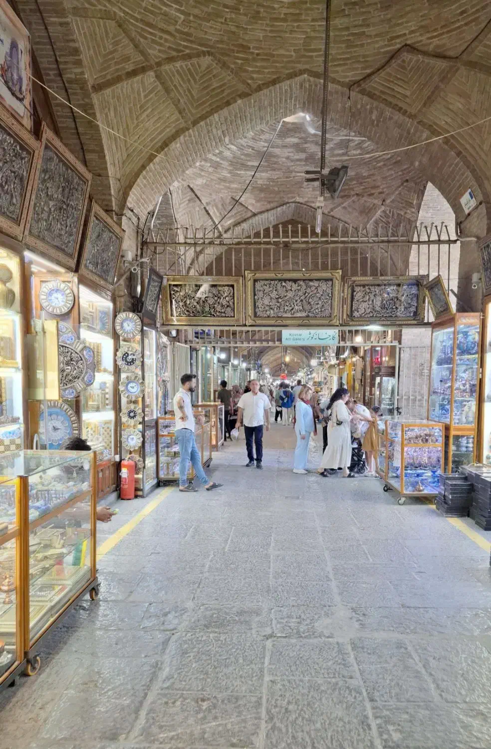 مغازه‌ واقع در میدان نقش جهان اصفهان|فروش مغازه و غرفه|اصفهان, نقش جهان|دیوار