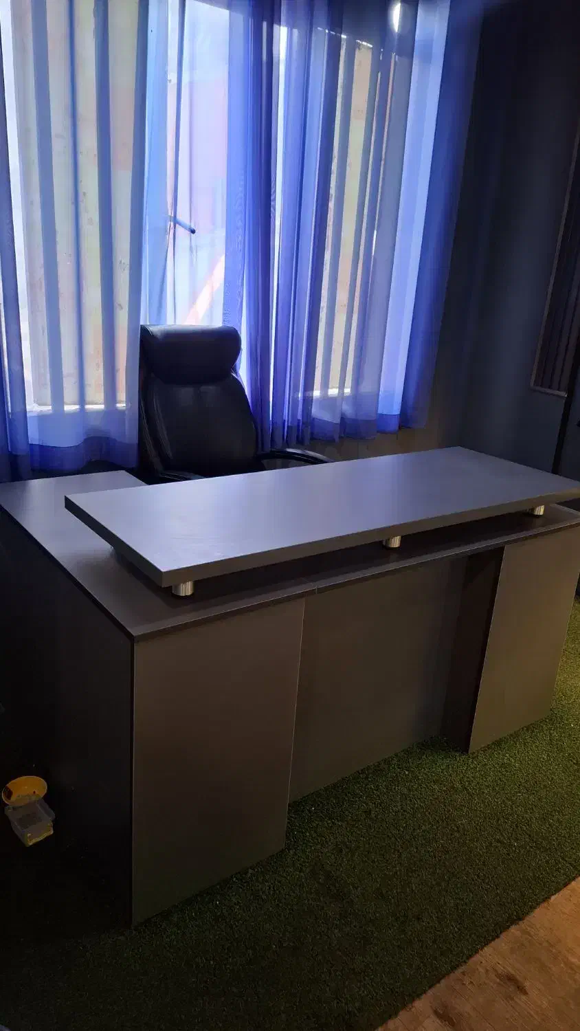 میز مدریت و صندلی|دفتر کار|رشت, چله خانه|دیوار