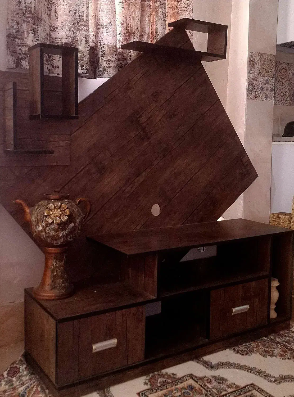 زیرتلوزیونی درحدنوام دی اف سالم بدون شکستگی|میز تلویزیون|شیراز, وزیرآباد|دیوار