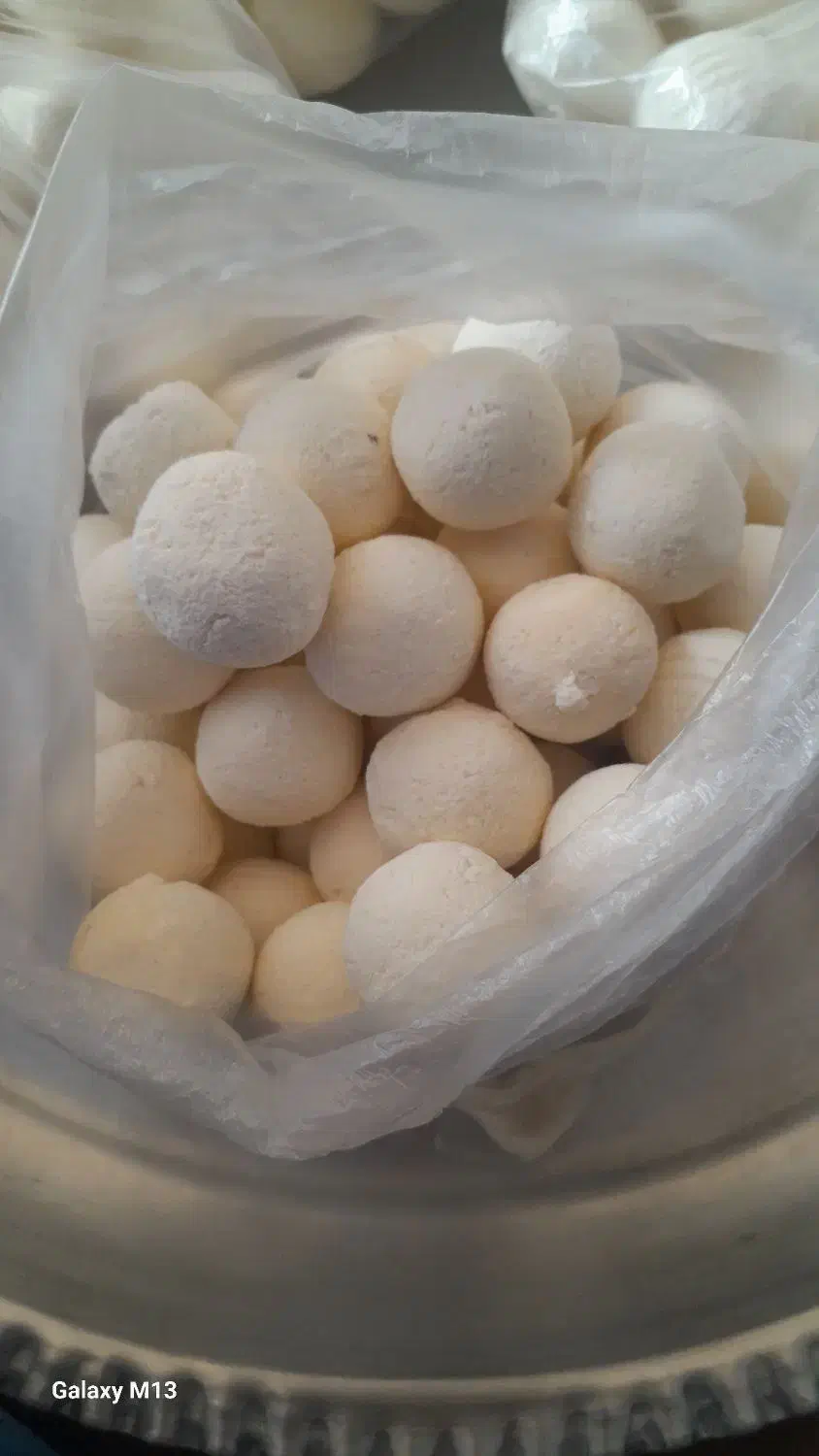 کشک گاو تمیز و خوشمزه|خوردنی و آشامیدنی|باغ ملک, |دیوار