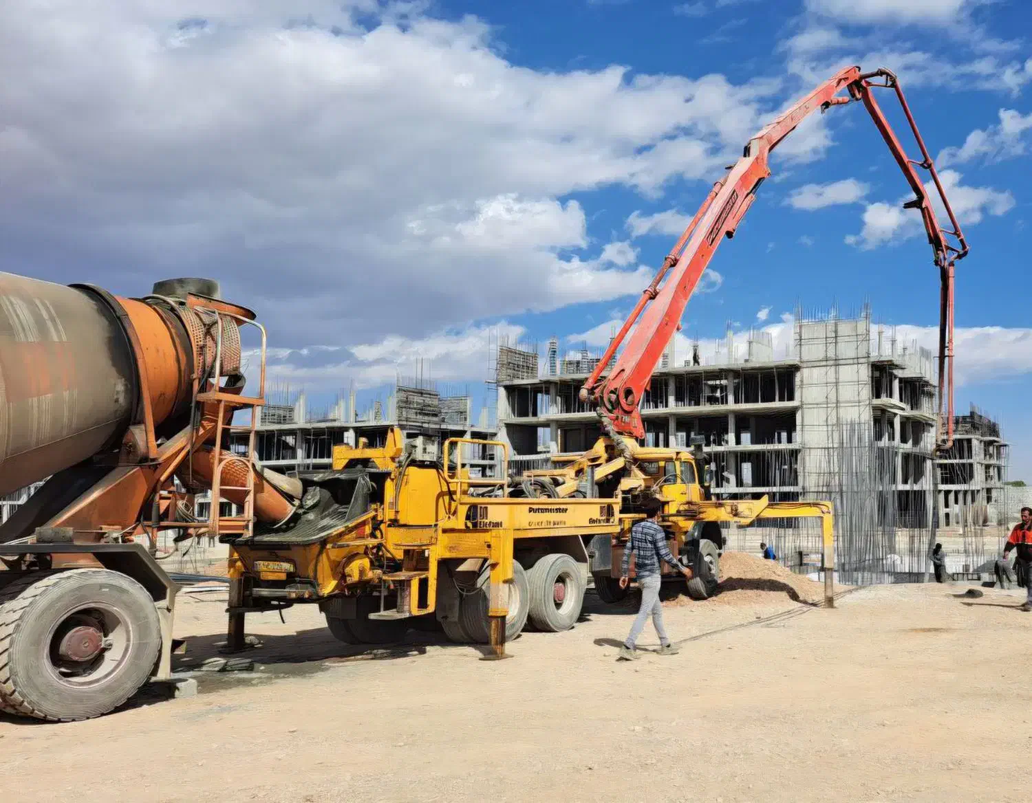 اجاره پمپ بتن  و تراک میکسر|مصالح و تجهیزات ساختمان|فولادشهر, B8|دیوار