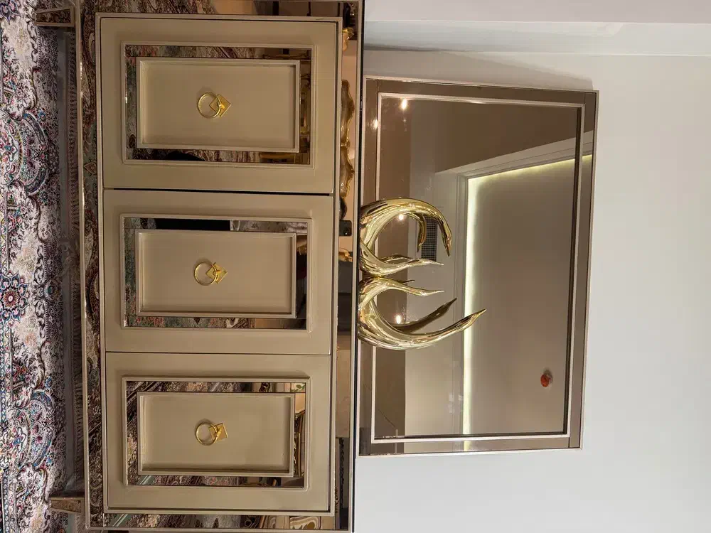 آینه و کنسول|بوفه، ویترین، کنسول|تهران, آبشار تهران (دریاچه)|دیوار