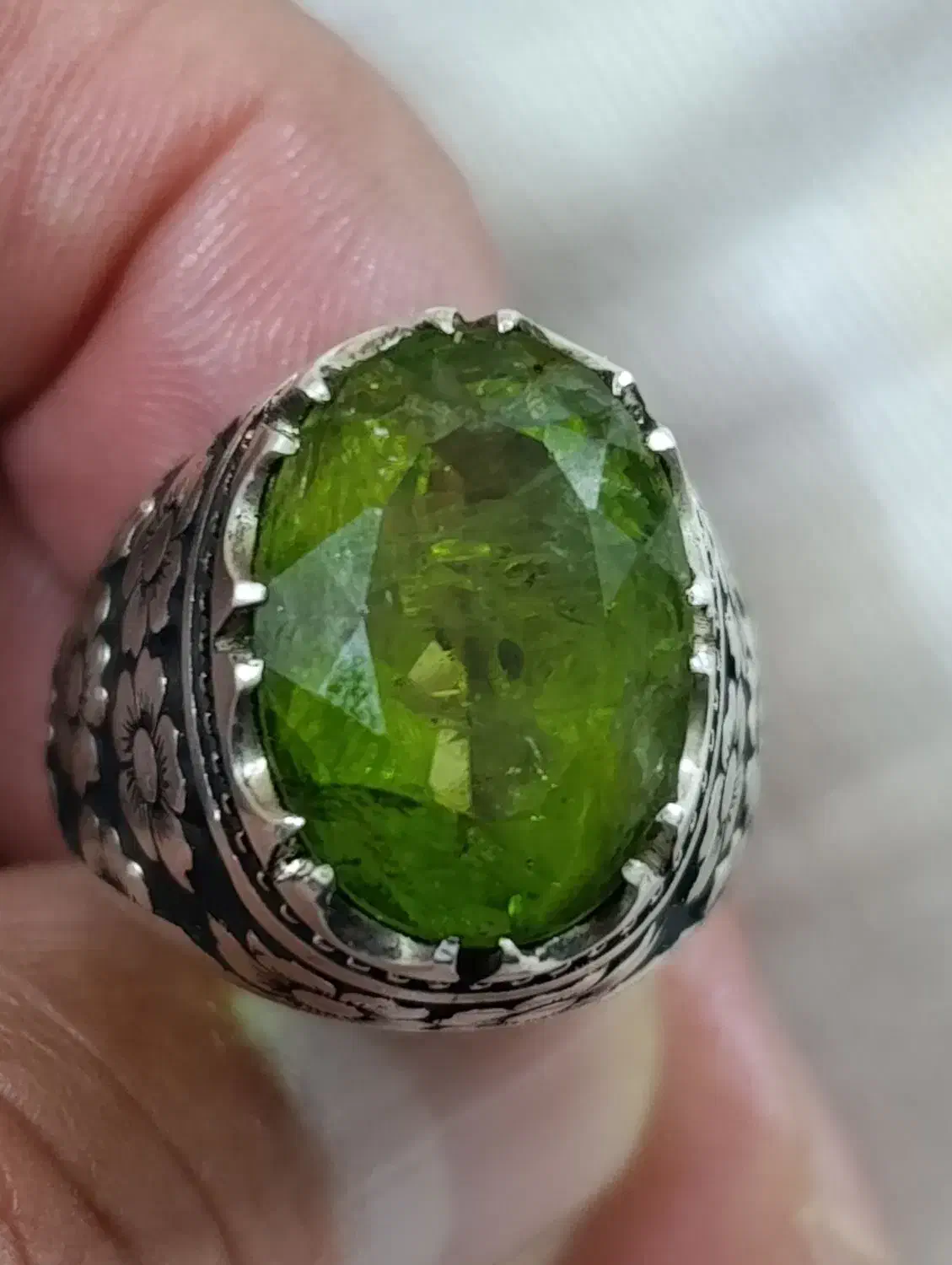 زبرجد آفریقای اصل|جواهرات|قم, ولیعصر|دیوار