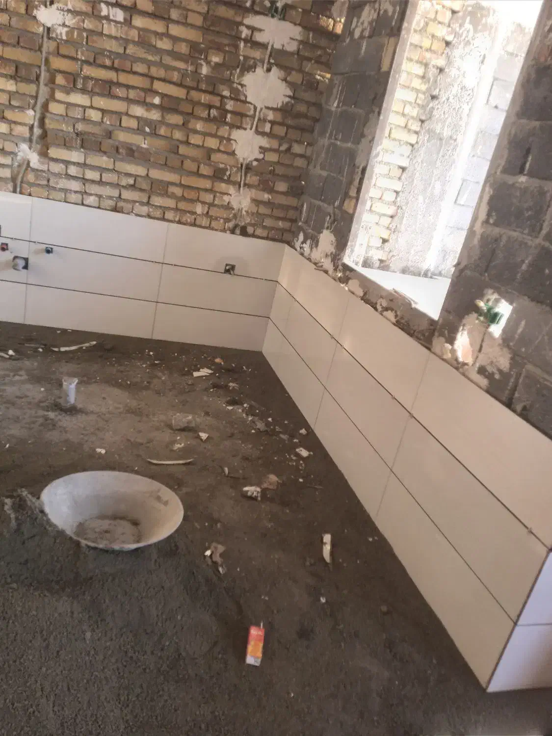 کارگر واسه کاشیکاری نیازمندم|استخدام معماری، عمران و ساختمانی|سنندج, |دیوار