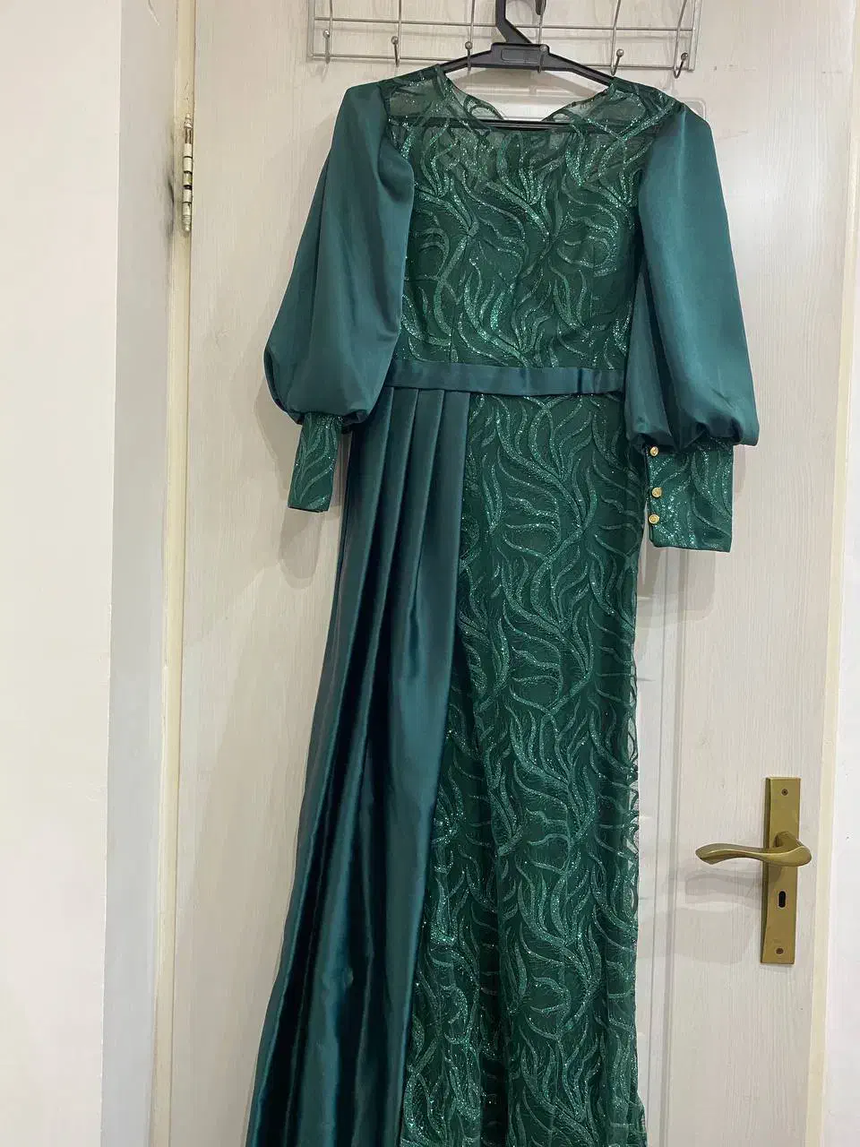 لباس مجلسی|لباس|رشت, پیرکلاچای|دیوار