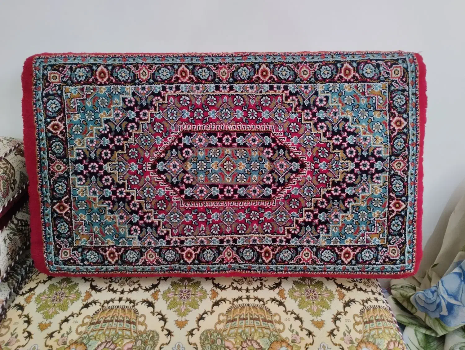 فرش و پشتی|پشتی|دهگلان, |دیوار