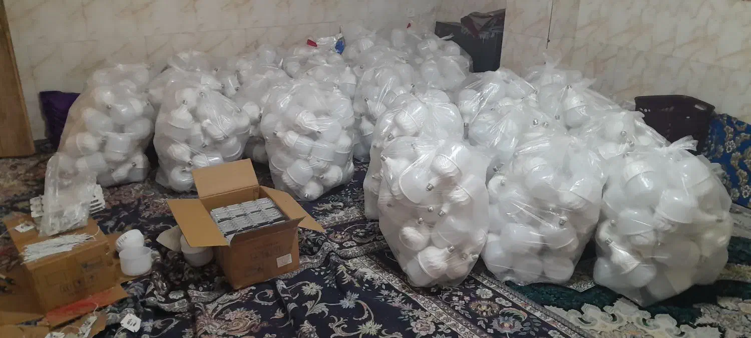 لامپ بزرگ  فوق کم مصرف ال ای دی  ۶۰ وات   خازن دار|لامپ و چراغ|بهشهر, |دیوار