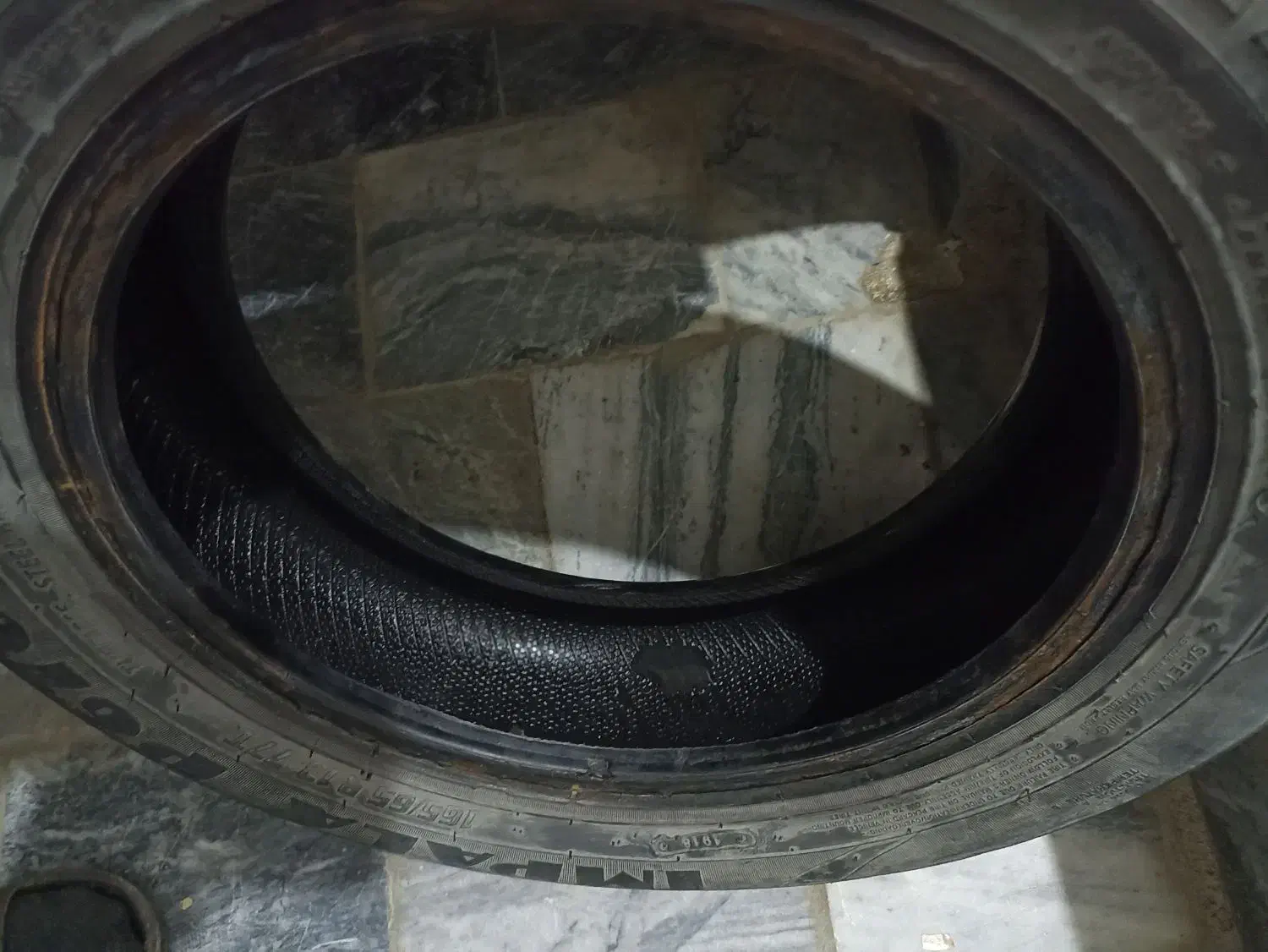 یک حلقه لاستیک بارز|قطعات یدکی و لوازم جانبی|نهاوند, |دیوار