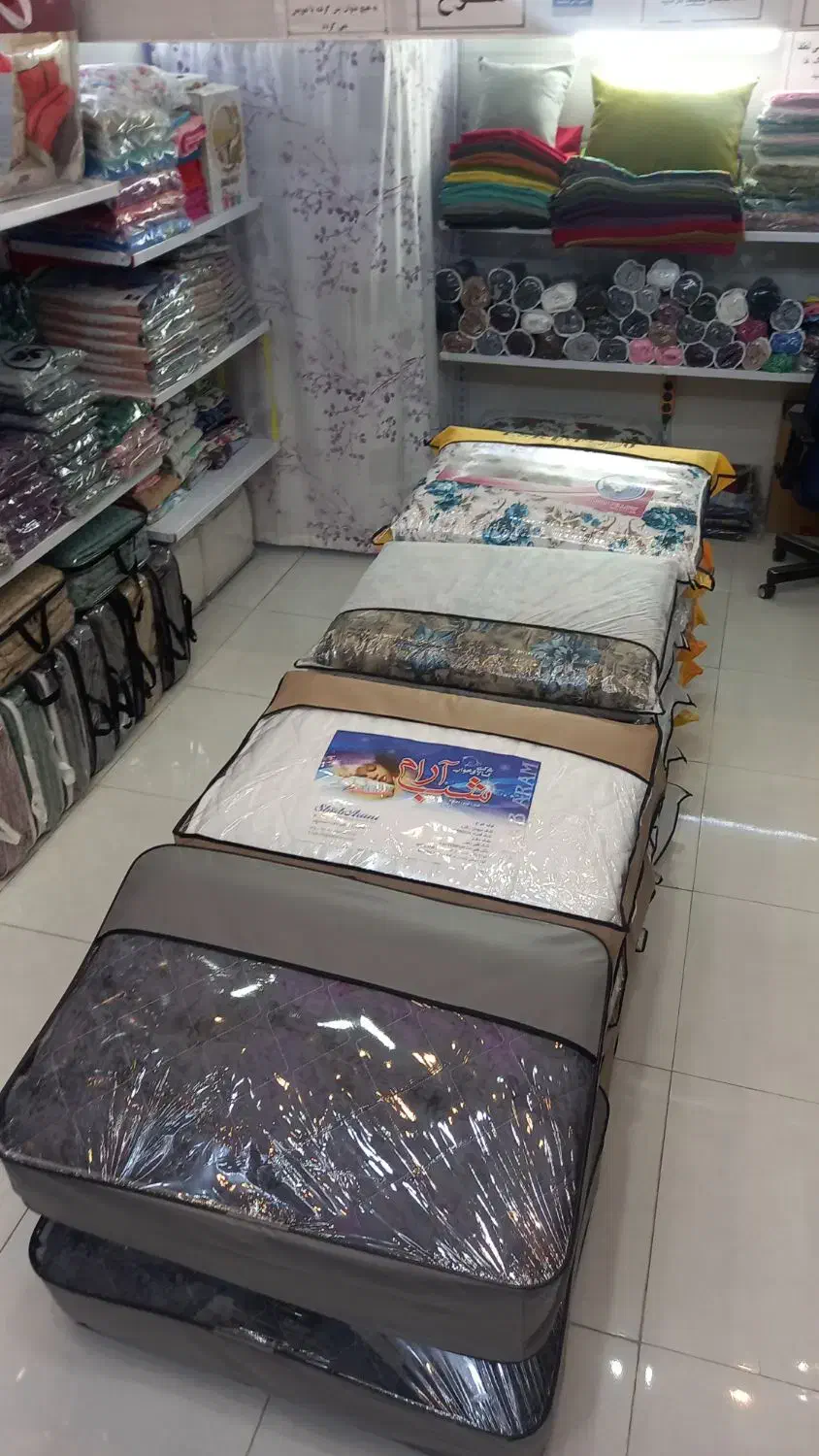 تشک مهمان / تشک جهیزیه / رویه تشک و بالش|رختخواب، بالش، پتو|اصفهان, بهارستان|دیوار