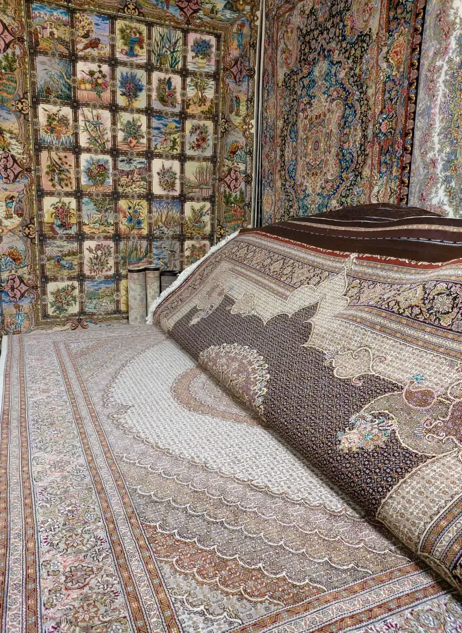 قیمت‌گذاری‌وفروش‌خریدار همه‌نوع‌فرش‌دستی‌در‌محل|فرش|تهران, ولنجک|دیوار