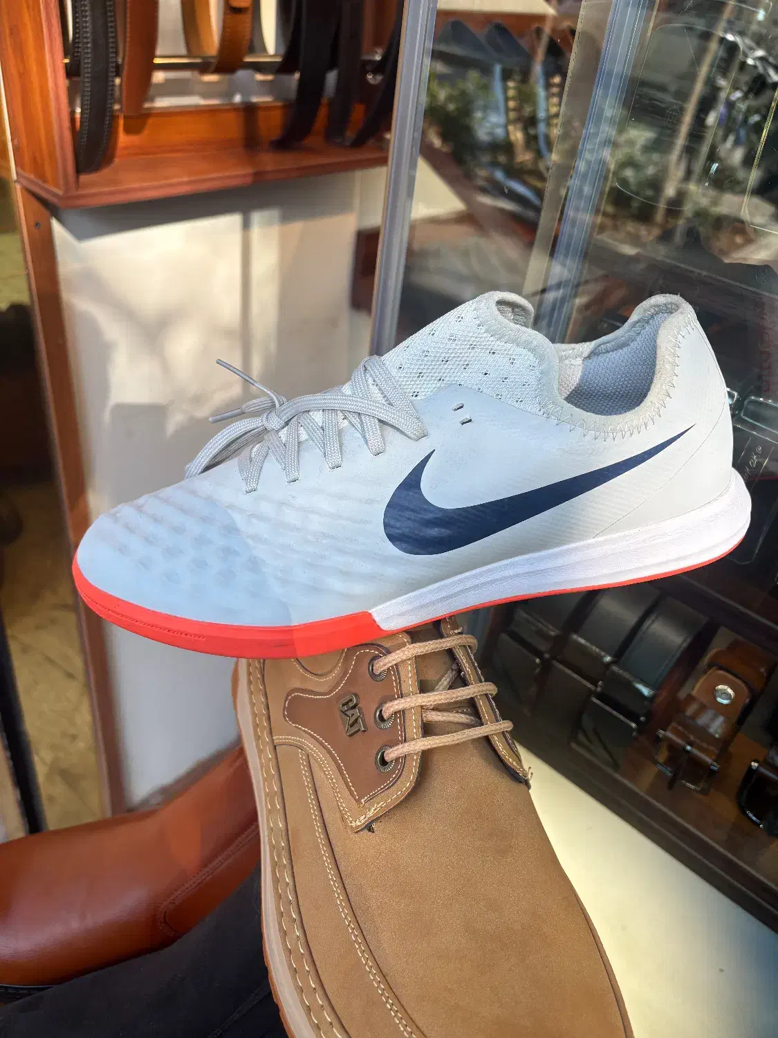 کتونی‌نایک‌اورجینال مخصوص فوتسال|کیف، کفش، کمربند|تهران, پامنار|دیوار