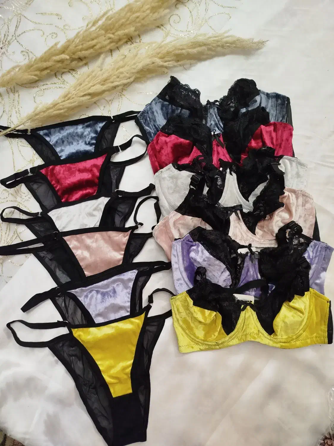 لباس زیر|لباس|قم, آذر (نکویی)|دیوار