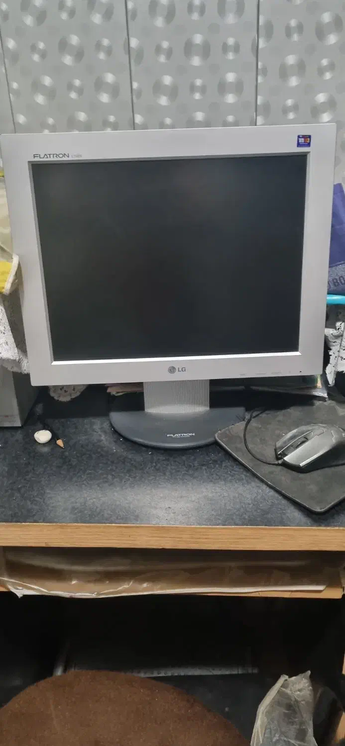 فروش مانیتور دست دوم قدیمی الجی ۱۵ اینج|قطعات و لوازم جانبی رایانه|امیدیه, |دیوار