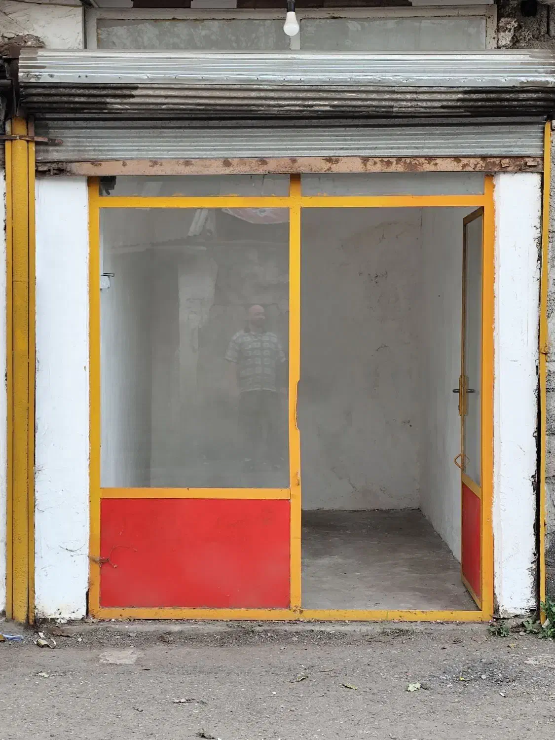 اجازه مغازه رهن کامل مغازه جانبازان بر خیابان پرند|اجارهٔ مغازه و غرفه|رشت, جانبازان|دیوار