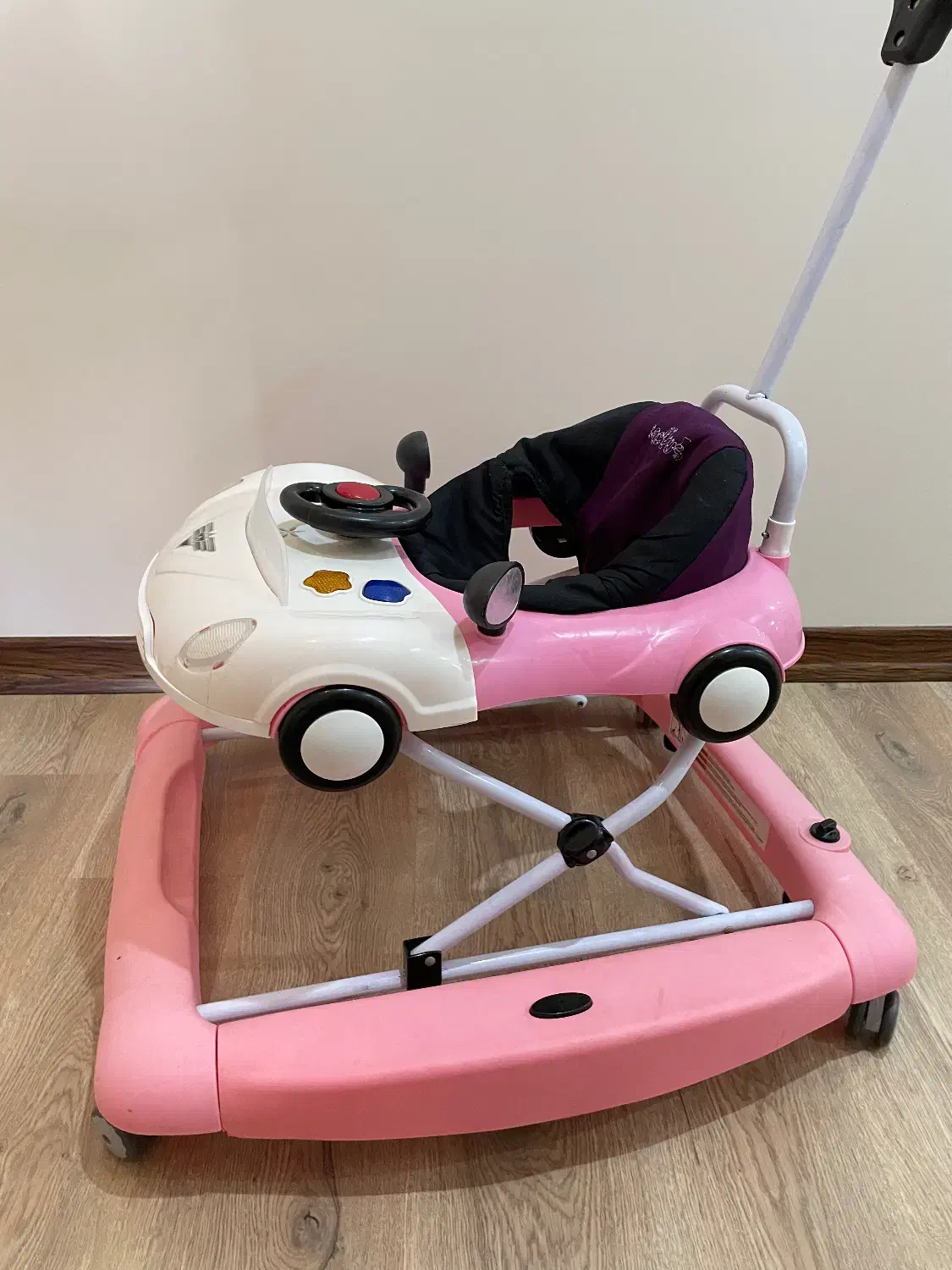 روروئک‌دلیجان|اسباب و اثاث بچه|رودهن, |دیوار