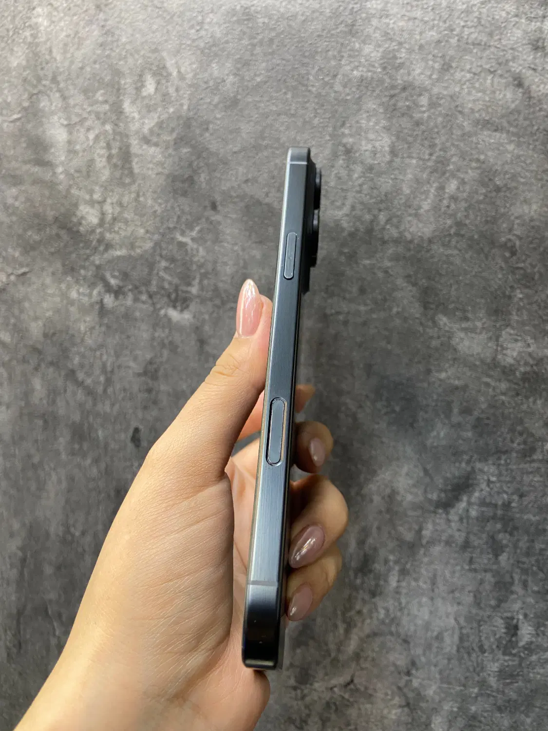 iPhone16promaxرنگ خاص مشکی بدون بازشدگی 256گیگ|موبایل|اصفهان, مفتح|دیوار
